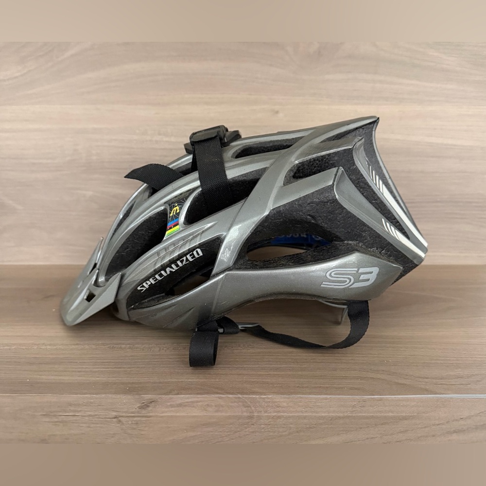 Specialized S3 medium 54-60cm gray bicycle helmet 249g - Picture 4 of 8